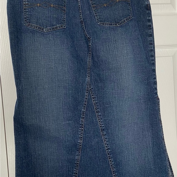Unique Womens Jean Skirt by MUDD - Size 14 (pictures do not do it justice) - Picture 2 of 10